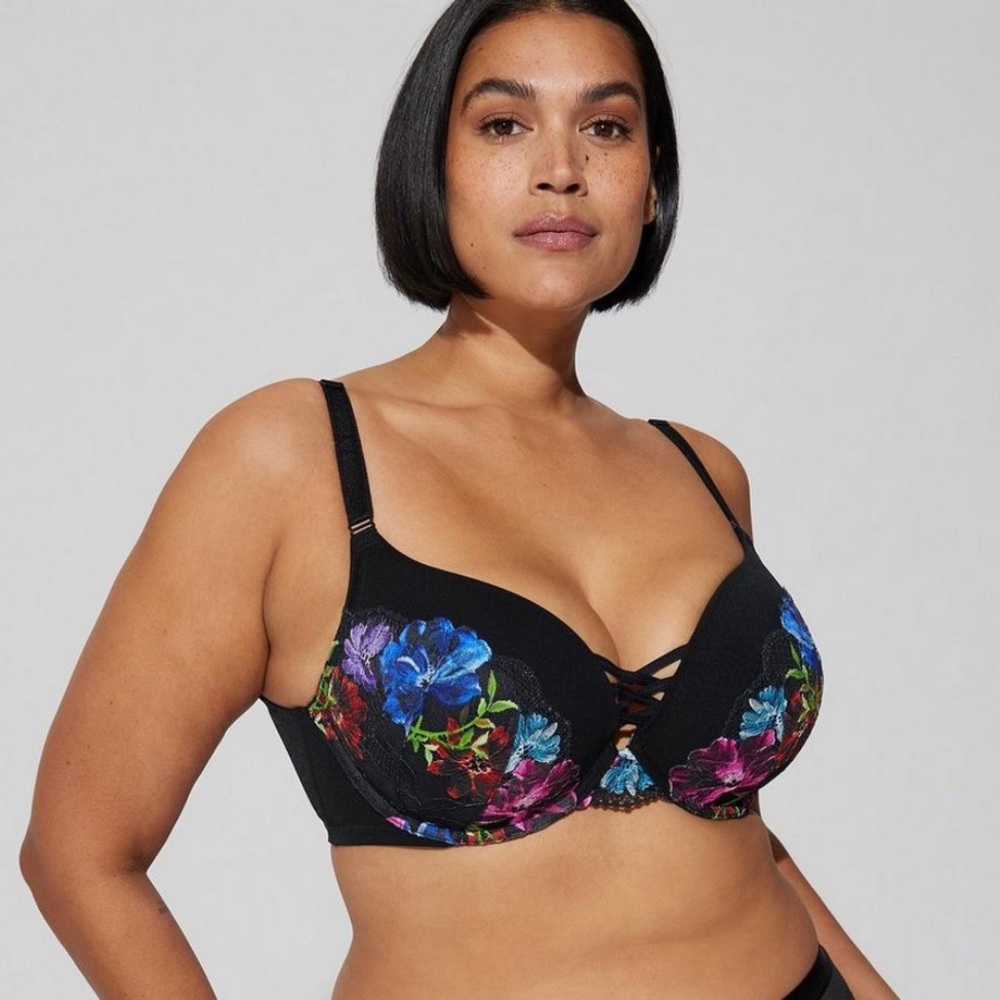 NWT Torrid XO Plunge Push Up Bra Black w Floral Lace